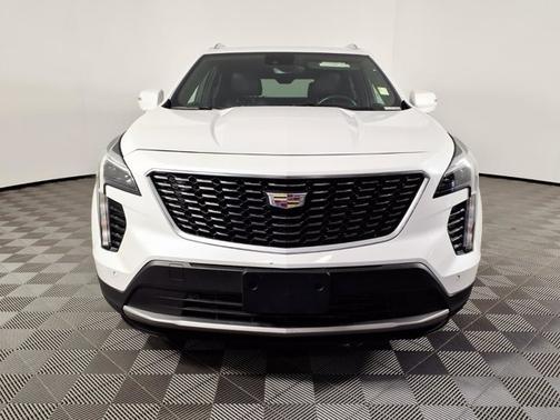 Crystal White Tricoat 2021 Cadillac XT4 FWD Premium Luxury