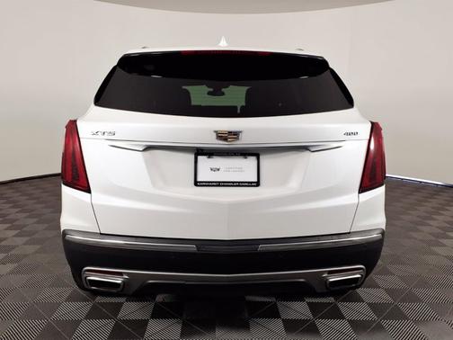 Crystal White Tricoat 2023 Cadillac XT5 FWD Premium Luxury