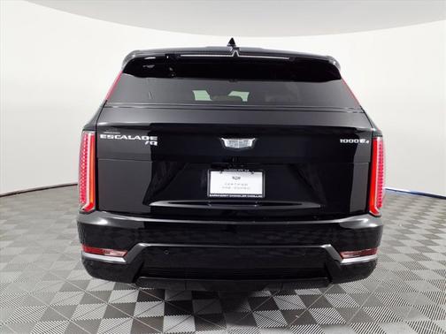 2025 Cadillac Escalade IQ Sport 2