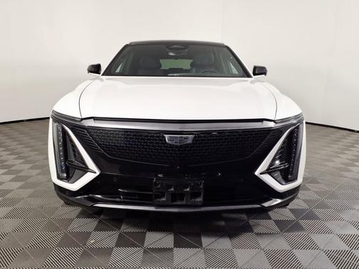 Crystal White Tricoat 2024 Cadillac LYRIQ Sport