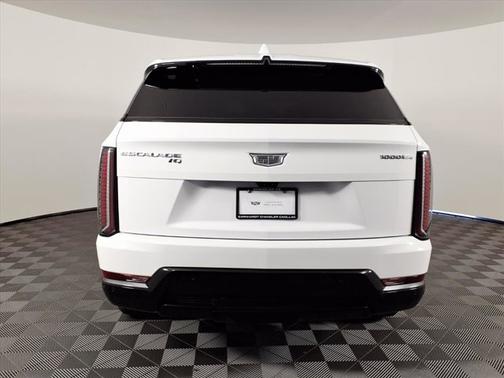 2025 Cadillac Escalade IQ Sport 2