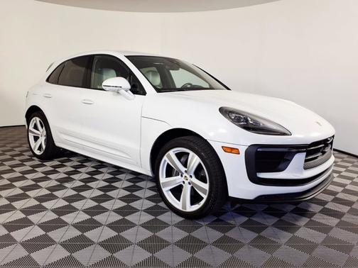 2023 Porsche Macan T