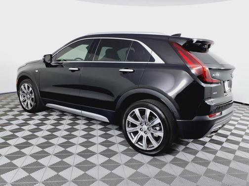 2022 Cadillac XT4 AWD Premium Luxury
