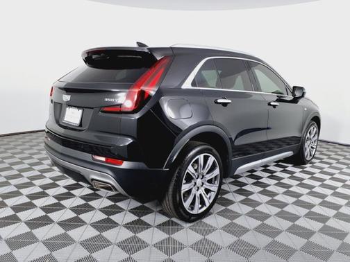 2022 Cadillac XT4 AWD Premium Luxury