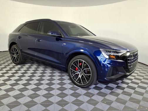 2022 Audi Q8 Premium Plus
