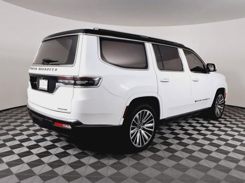 2022 Jeep Grand Wagoneer Series III