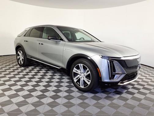 Argent Silver Metallic 2024 Cadillac LYRIQ Tech