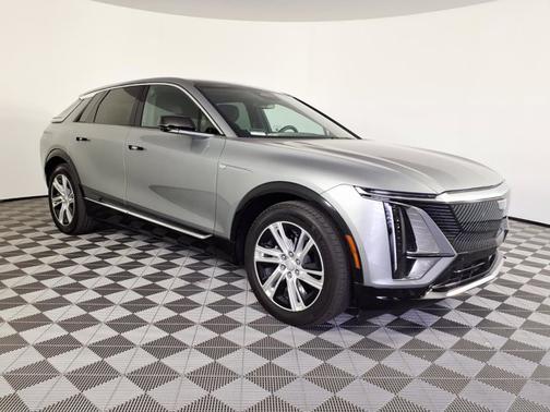 Argent Silver Metallic 2024 Cadillac LYRIQ Tech