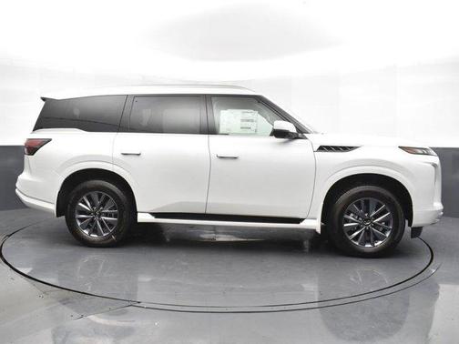 2026 INFINITI QX80 PURE