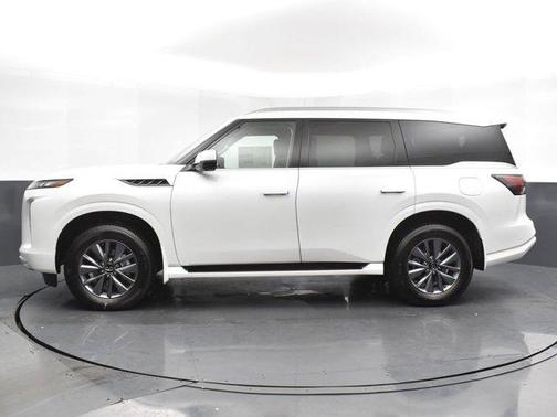 2026 INFINITI QX80 PURE