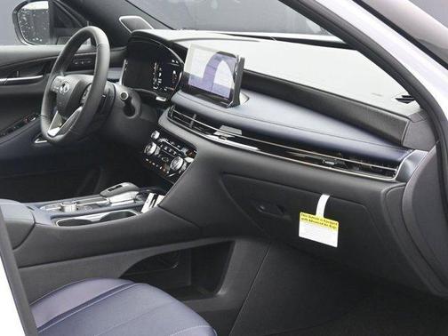 Rad Wht 2026 INFINITI QX60 SPORT