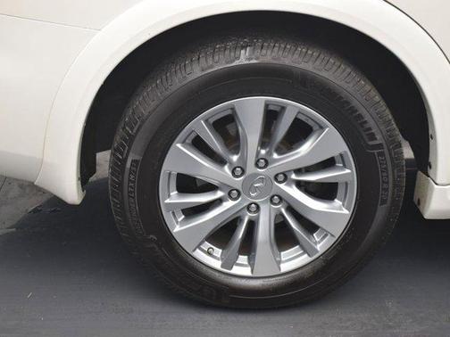 2016 INFINITI QX80 Base