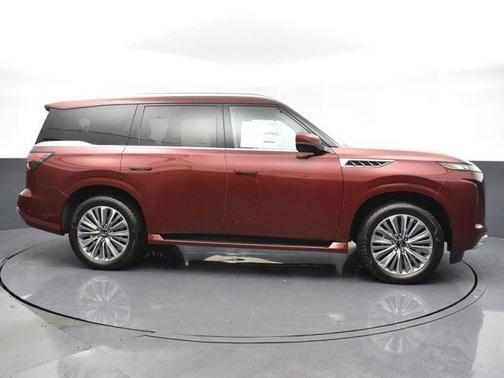 2025 INFINITI QX80 Luxe