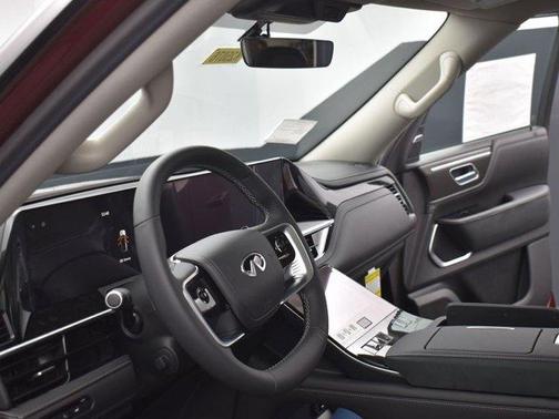 2025 INFINITI QX80 Luxe