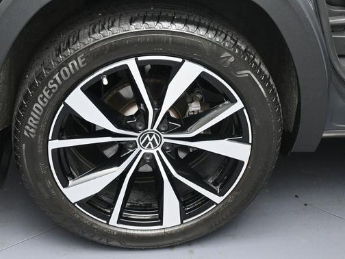 2024 Volkswagen Atlas Cross Sport 2.0T SEL Premium R-Line