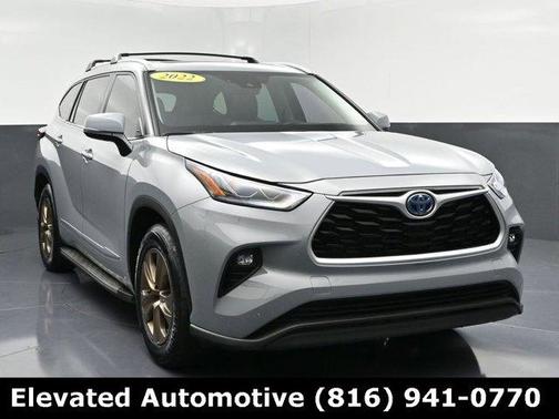 2022 Toyota Highlander Hybrid Bronze Edition