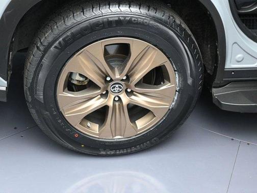 2022 Toyota Highlander Hybrid Bronze Edition