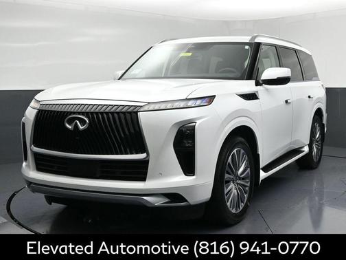 Radiant White 2026 INFINITI QX80 Luxe
