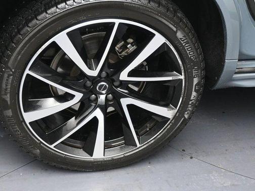 2021 Volvo XC90 T6 Momentum 6 Passenger