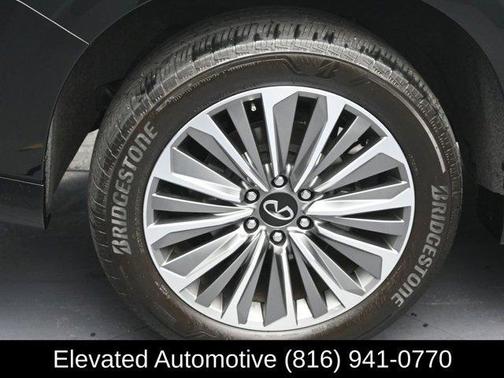 2025 INFINITI QX80 SENSORY