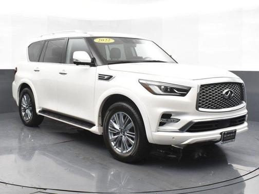 2022 INFINITI QX80 Luxe