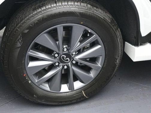 Radiant White 2026 INFINITI QX80 PURE