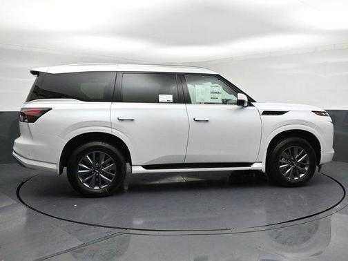 Radiant White 2026 INFINITI QX80 PURE