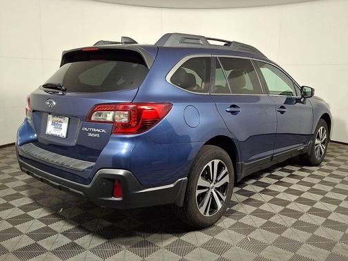 Abyss Blue Pearl 2019 Subaru Outback 3.6R Limited