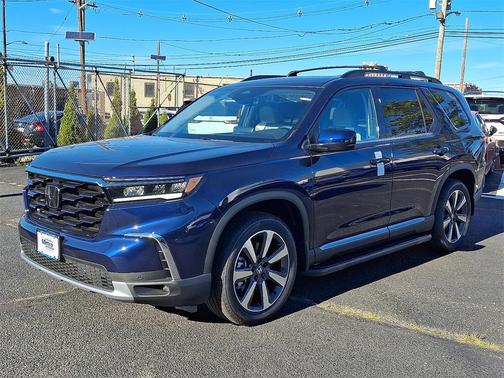 2025 Honda Pilot Touring 8-Passenger