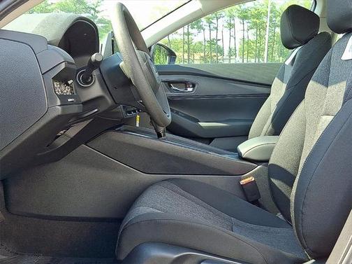 2025 Honda Accord LX 1.5T