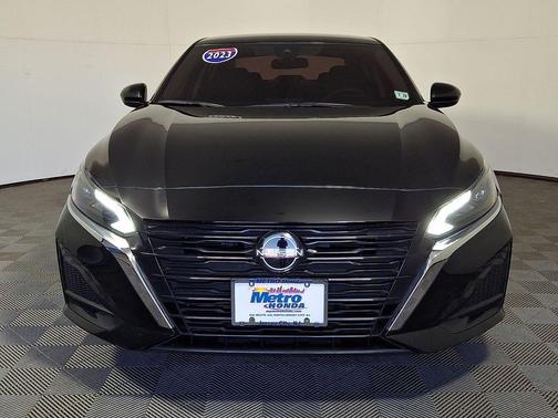 Super Black 2023 Nissan Altima 2.5 SV