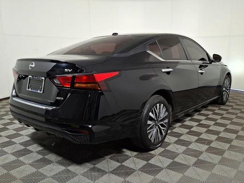Super Black 2023 Nissan Altima 2.5 SV