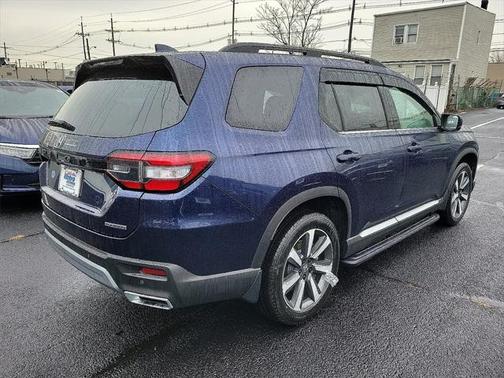 2025 Honda Pilot Touring 8-Passenger
