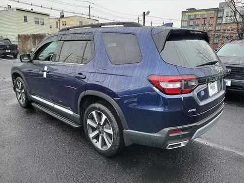 2025 Honda Pilot Touring 8-Passenger