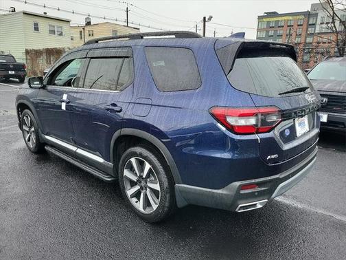 2025 Honda Pilot Touring 8-Passenger
