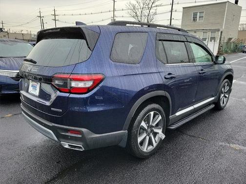 2025 Honda Pilot Touring 8-Passenger