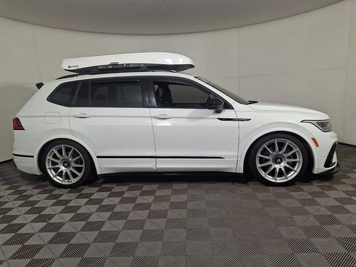 2022 Volkswagen Tiguan 2.0T SE R-Line Black 4MOTION