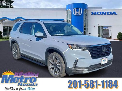2025 Honda Pilot Touring 8-Passenger