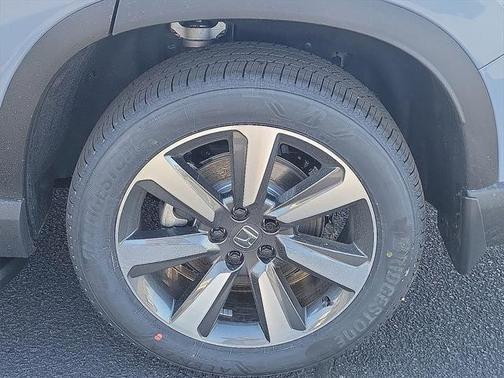 2025 Honda Pilot Touring 8-Passenger