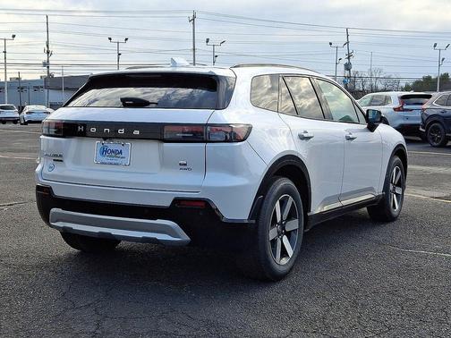Snowfall Pearl 2026 Honda Prologue Touring