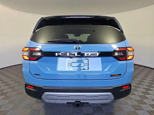 Diffused Sky Pearl 2025 Honda Pilot TrailSport