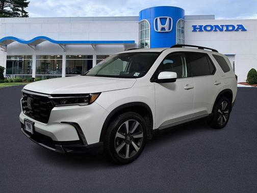2023 Honda Pilot Touring 8-Passenger