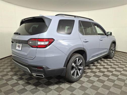 2023 Honda Pilot Touring 8-Passenger