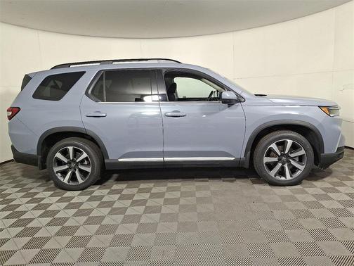 2023 Honda Pilot Touring 8-Passenger