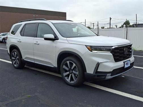 2025 Honda Pilot Touring 8-Passenger