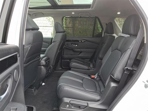 2025 Honda Pilot Touring 8-Passenger