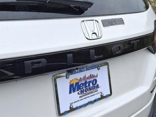 2025 Honda Pilot Touring 8-Passenger