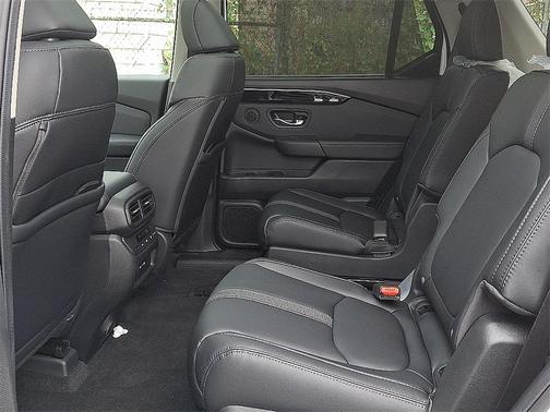 2025 Honda Pilot Touring 8-Passenger