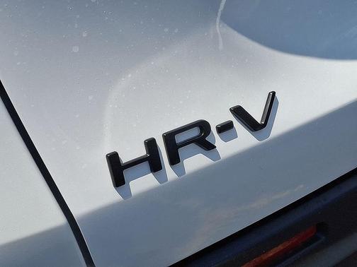 Platinum White Pearl 2026 Honda HR-V AWD Sport