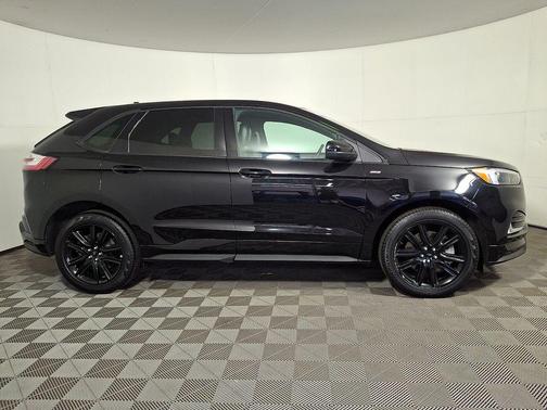 Agate Black Metallic 2024 Ford Edge ST Line